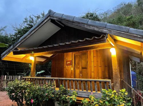 บ้านระการีสอร์ต (Banraka Resort) in Ban Tha Chang
