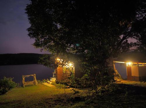 บ้านสวนริมอ่าง in Phayao