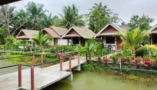 ปารมีฟาร์มสเตย์ in Takua Pa