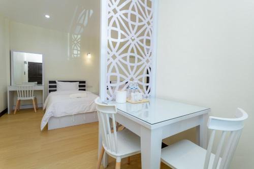 โรงแรมเรือนไทย 2 บึงโขงหลง in Bung Khong Long