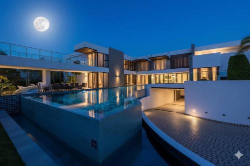 隱密中的奢華 核心內的精隨 眠月居 尊貴獨棟獨享 Moonlit Villa
