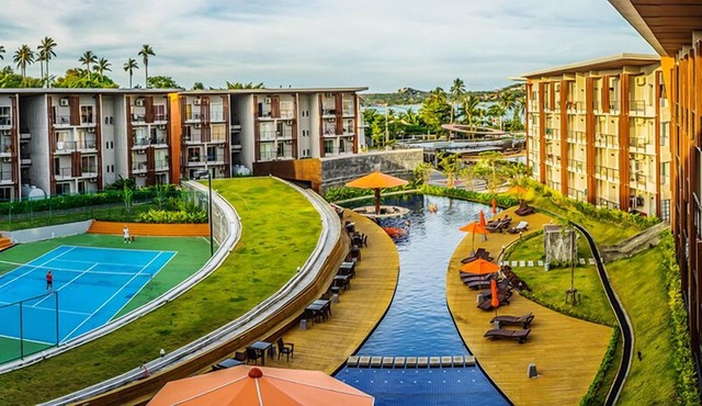 1 Room Condo across from beach (E305)