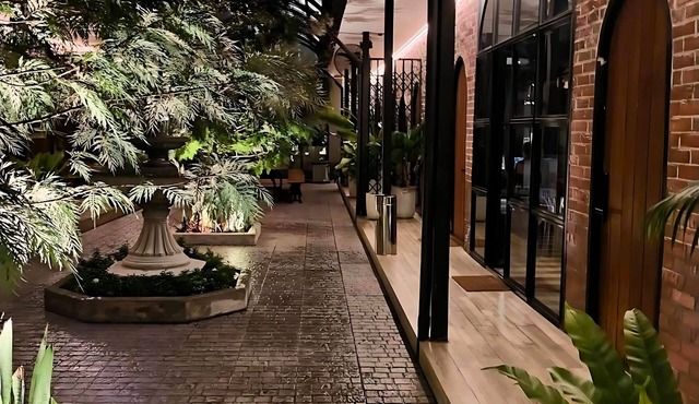 11 Bedrooms city courtyard villa in the center of Bangkok.