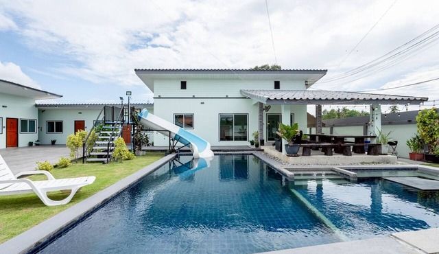 12 BR Pool Villa Near Mabprachan Lake Pattaya