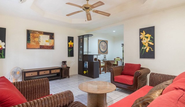 1BR Condo, BEST Central Area - 4Min Walk To Jungceylon Shopping Center! in Tambon Patong