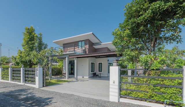 2-bedroom house in charming Doisaket Chiang Mai with swimming pool, fitness.