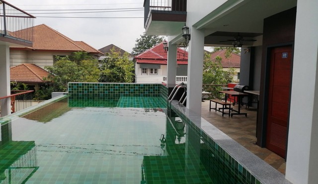 2BRs private pool in BKK, Calm area 3km to metro, 10 km to Pratunum