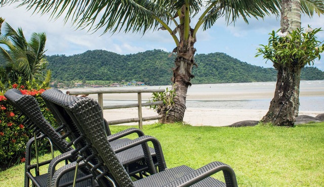 3-bedroom beachfront villa in charming Koh. Californian owned and managed