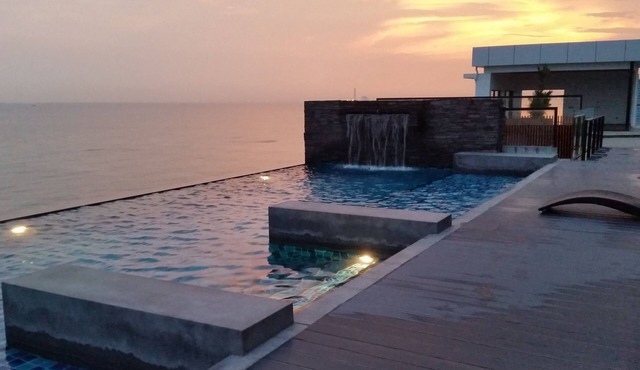 360 Panoramic view Condominium (River-Beach)