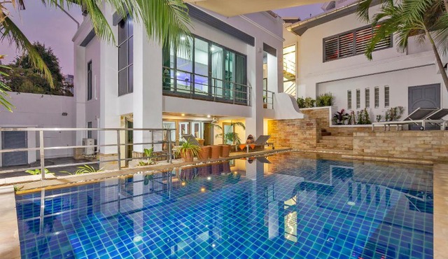4-Bed Luxury Villa - Pattaya - sleeps 8
