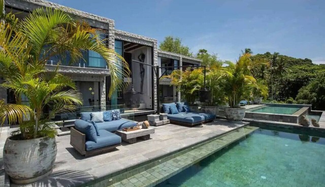 5 Bed clay beachfront Villa