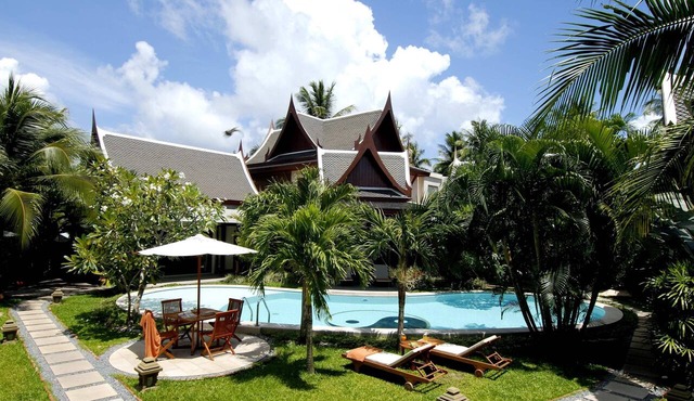 8 beds HIMMAPHAN villa, WALKING to Bangtao beach, cafes, shops, massage in Phuket