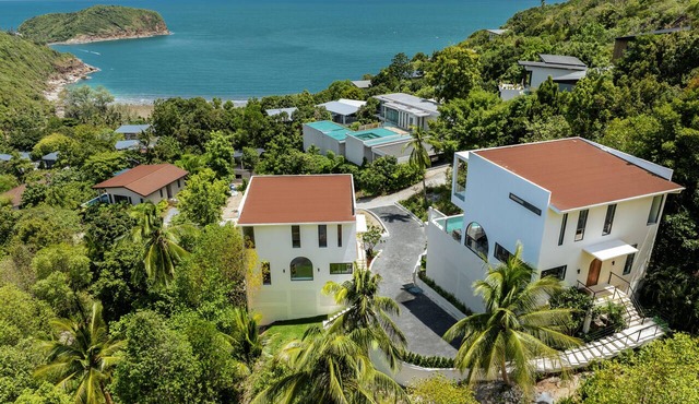 A stunning new villa with gorgeous ocean views over Koh Ma Bay. in Tambon Ko Pha-ngan