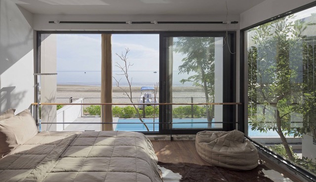 Absolute Beach Front Pool Villa No 1