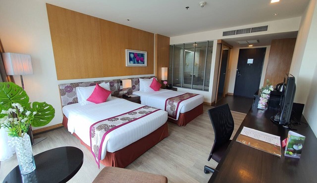 Amaranth Suvarnabhumi Hotel - Free Suvarnabhumi Airport Shuttle in Bang Phli