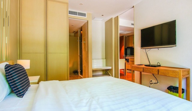 Amari residents apartment good location and quiet area , swimming pool ,beach .