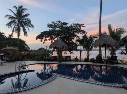 Amber Sands Beach Resort in Ko Chang