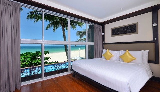 Andaman White Beach Resort in Sa Khu