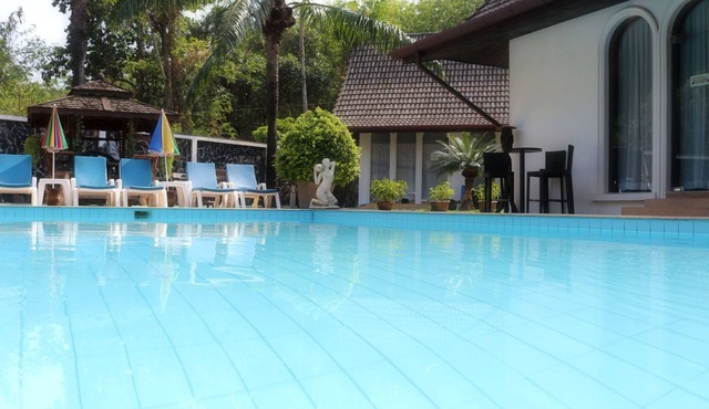 Angenehmes Ferienhaus in Chalong mit privatem Pool by Interhome in Bang Tao Beach