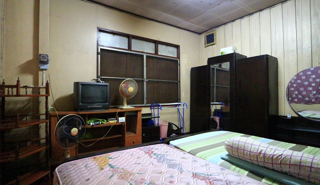 Anurak Guesthouse