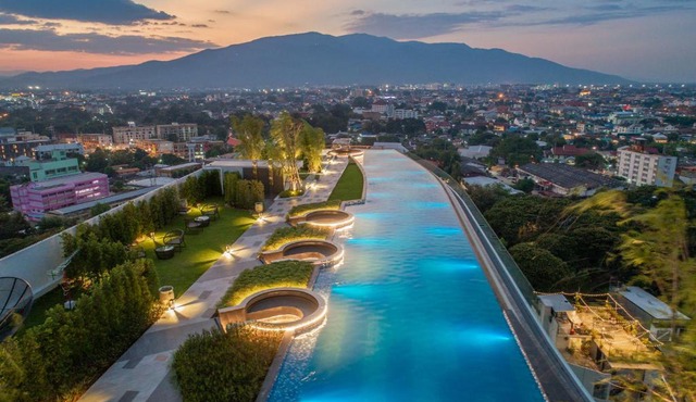 Astra Sky River Luxury Perfect For 5 People