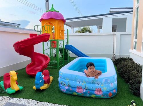 B leaf pool villa ชะอำ