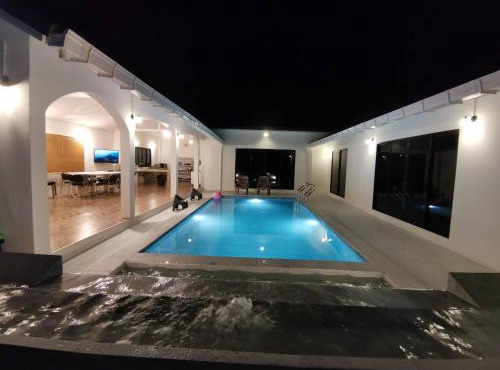 B Villa Khao Yai