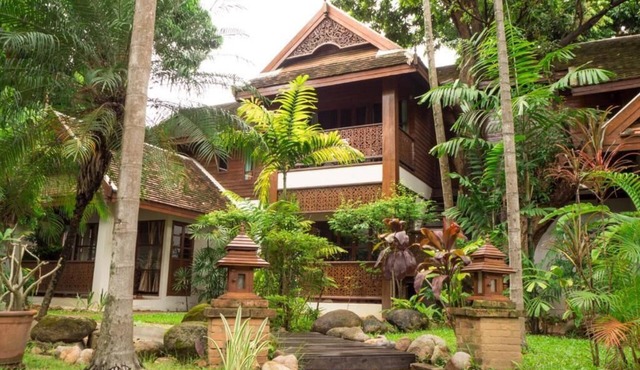 Baan Orapin Heritage Bed and Breakfast
