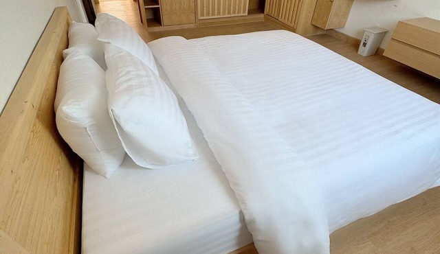 Baan Samurai Suan Buak Haad Chiang Mai Old City 3 BR All King Bed in Mueang