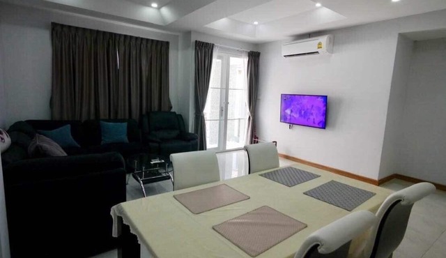 Basic Line Home in Chiang mai in the old Town, 4 Bed Rooms, 5 Bath Rooms, Kichen