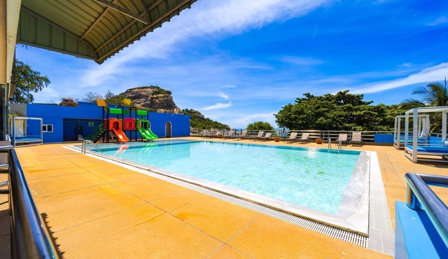 Beachfront Studio Condo-Seaview (BW1)