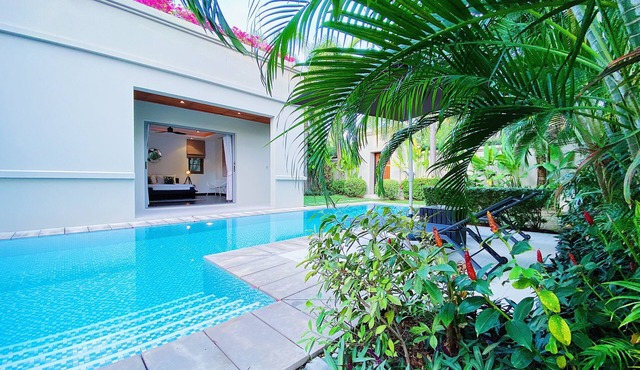 Beautiful 2br pool villa walk to Bangtao beach and Catch club