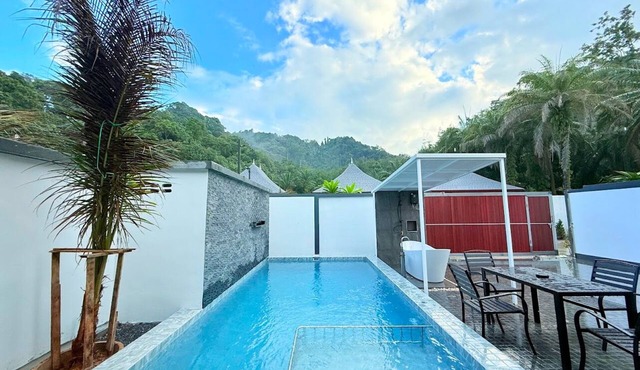 Beautiful villa, great view, and impressive service