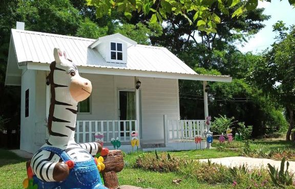 Benjamat Resort