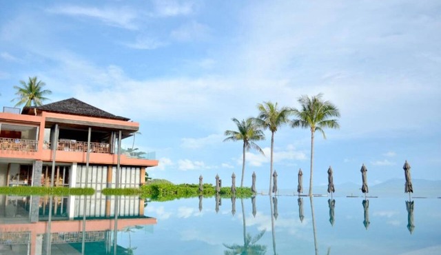 Boutique Sea View Getaway Steps from Bophut Beach l Onsite Pools and Gym