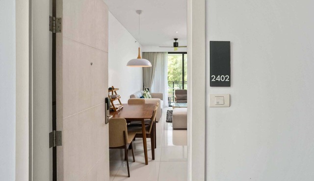 Cassia Residences, Two-Bedroom 2402 D Deluxe Lake