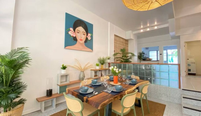 Charming 3-bedroom townhome with AC, free wifi near Central Festival