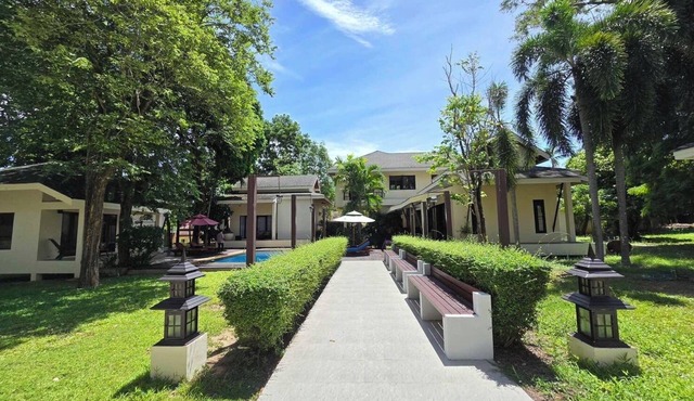 Chic 4-bedroom villa with WiFi, AC in brilliant Rawai in Rawai