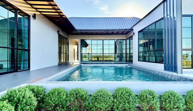 Chomnok Chomna Pool villa