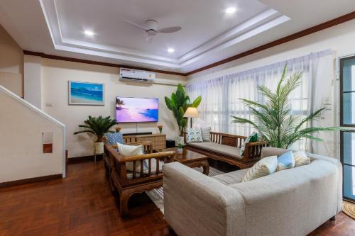 Coastal Beach House in Hua Hin - Pool - 200m to Beach