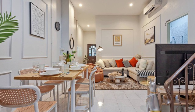 Coco's Townhouse BTS Onnut 350 Meters 3br3bth