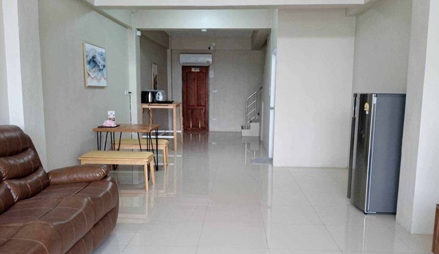 Cozy 2-bedroom building in tranquil Tambon Ngiu Rai with WiFi, AC in Tambon Ngiu Rai