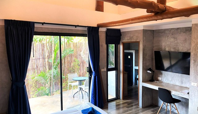 Cozy Bungalow with Garden - Kitchen - AC - WiFi - 5 min Walking to the Beach
