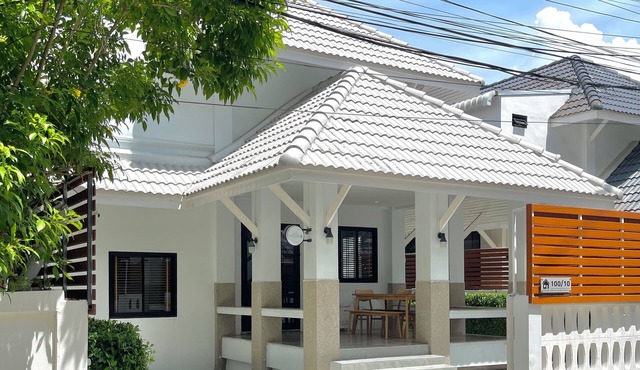 Cozy House- Private house 50m. from Bangsean Beach