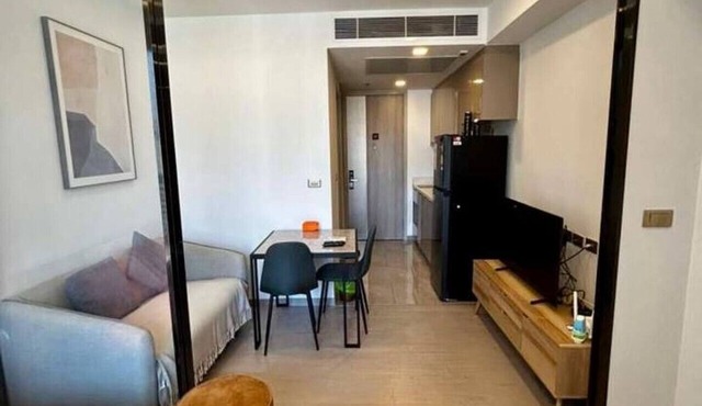 Cozy Studio w/Table, Gym & Infinity Pool, MRT 200m