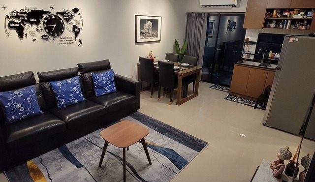 Cozy Townhouse 10 minutes to MRT Bang Rak Yai