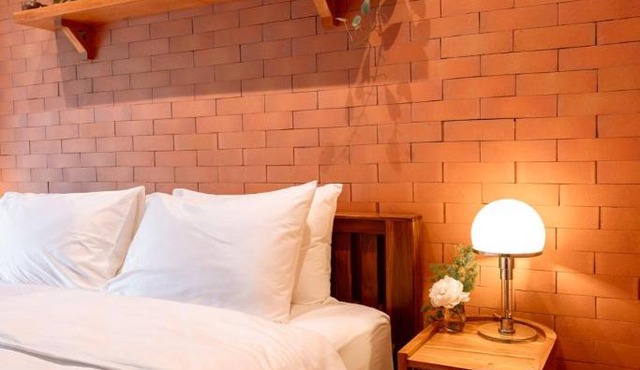 Easterly Room 01