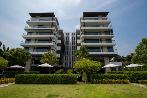 Escape Condominium By A property