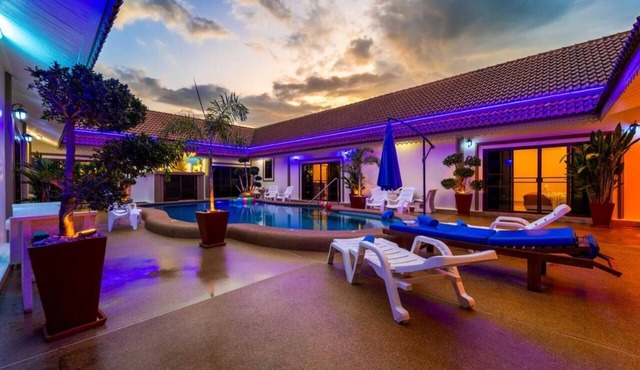 Exclusive Private Fully Enclosed 7 Bedroom Resort with Beautiful Pool