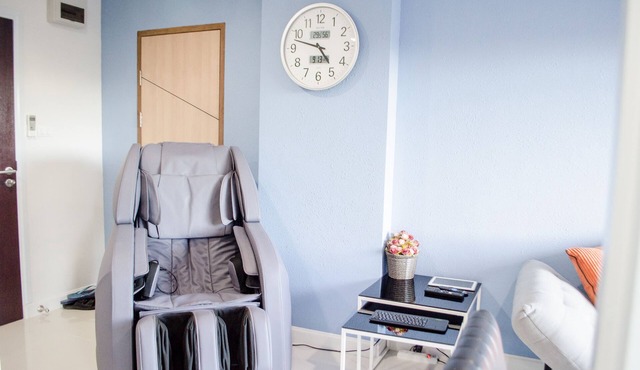 Family Apartment With Massage Chair